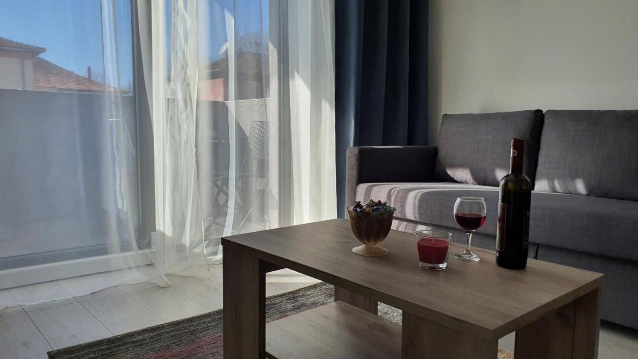 Fim Apartament Apartment Hunedoara Ngoại thất bức ảnh