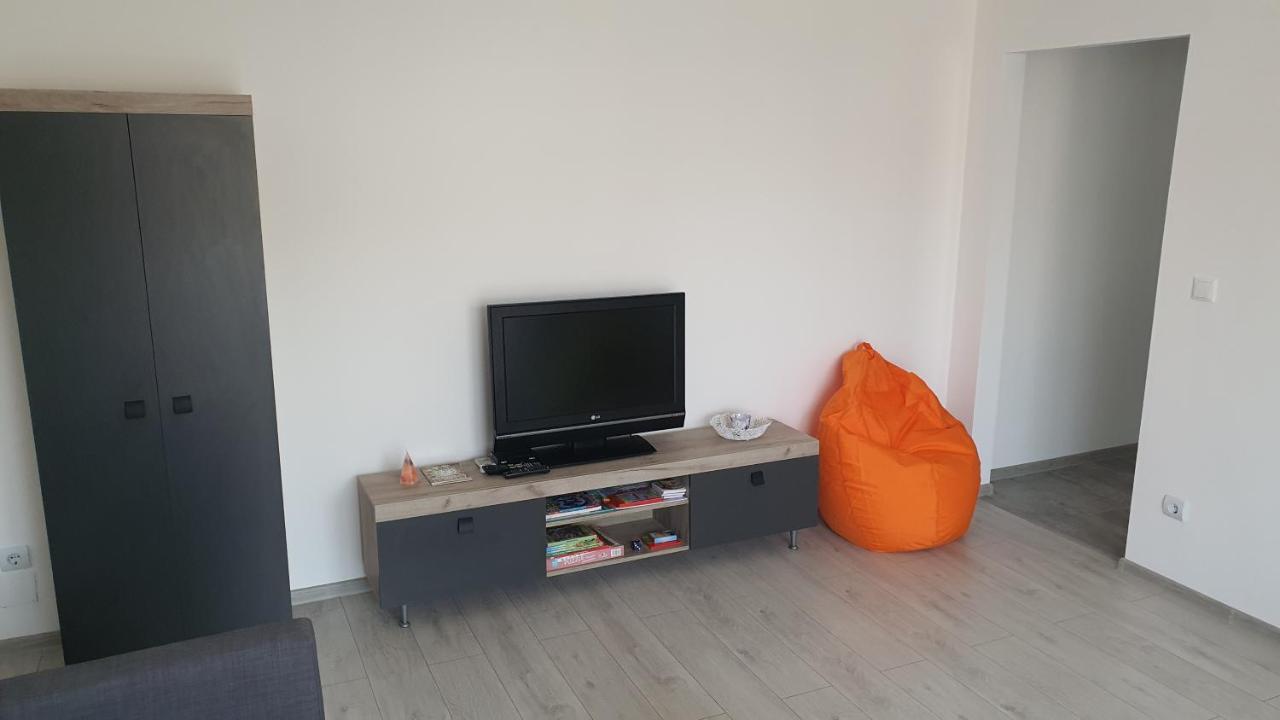 Fim Apartament Apartment Hunedoara Ngoại thất bức ảnh