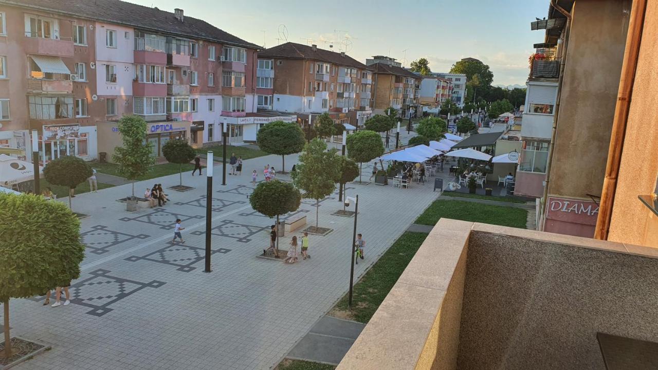 Fim Apartament Apartment Hunedoara Ngoại thất bức ảnh