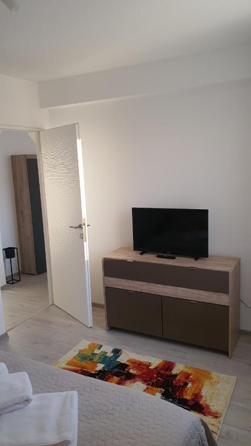 Fim Apartament Apartment Hunedoara Ngoại thất bức ảnh